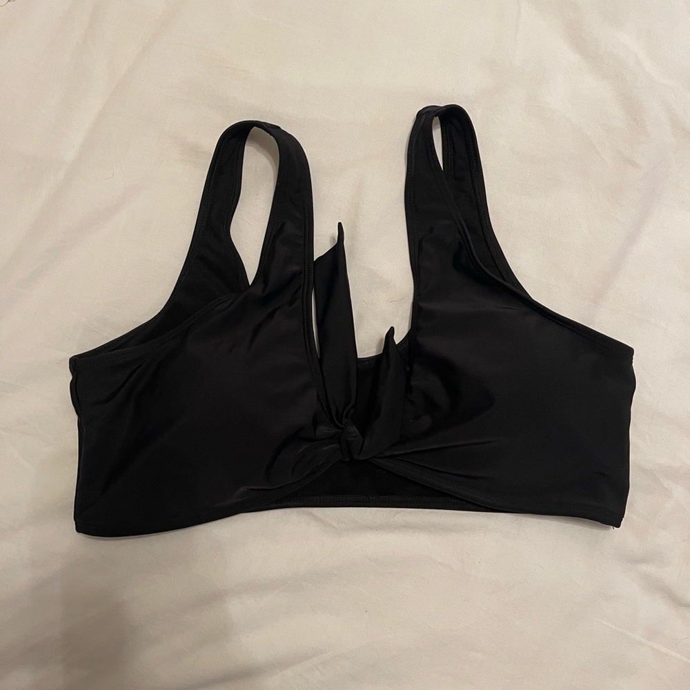 SHEIN Front Twist Bikini Top